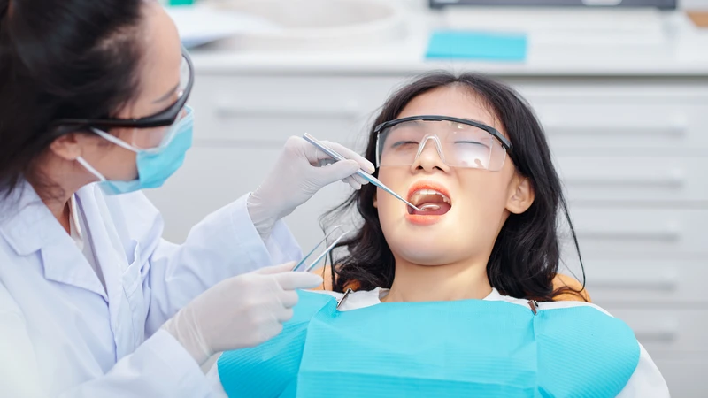 Lồi xương hàm dưới có thể được phát hiện khi khám răng