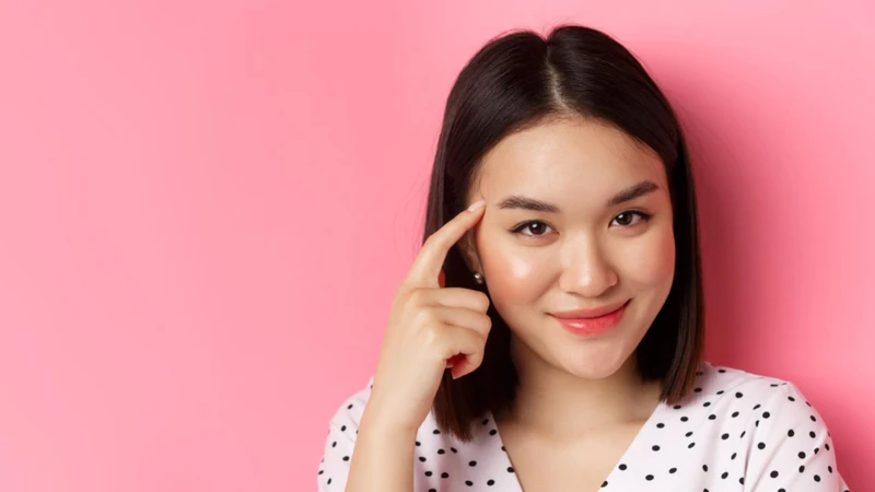 Nhiều quan niệm dân gian cho rằng lông mày dựng là dấu hiệu khi mang thai
