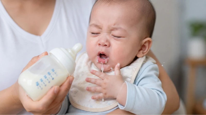 Trẻ thường xuyên bị sặc cần được thăm khám