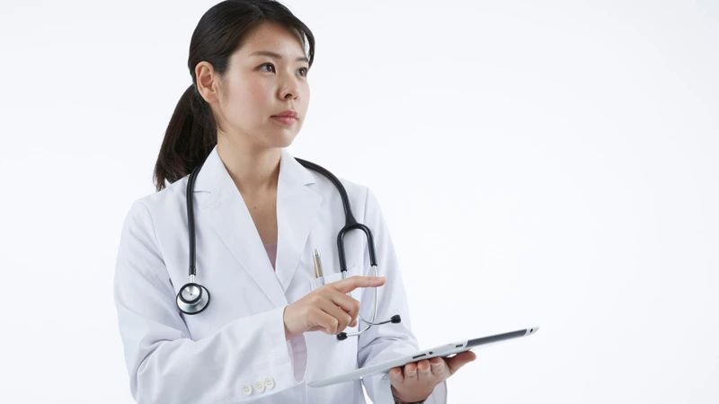Bác sĩ sẽ khám và chỉ định một số xét nghiệm để chẩn đoán lupus ban đỏ