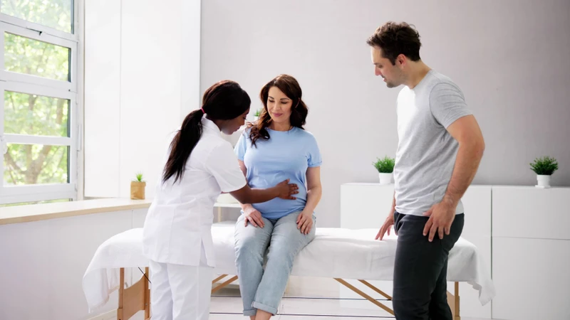 Quá trình mang thai của phụ nữ mãn kinh cần được theo dõi sát trong suốt thai kỳ