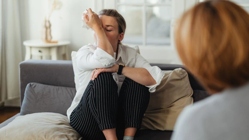 Mãn kinh không chỉ ảnh hưởng đến sức khoẻ thể chất mà còn ở tinh thần và tâm lý