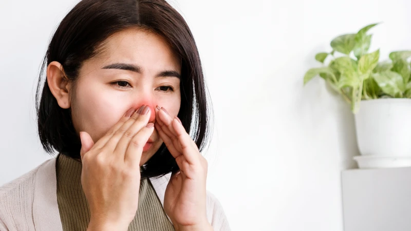 Thực hiện các động tác massage phục hồi mũi là một trong những cách lấy lại khứu giác được nhiều chuyên gia khuyến khích