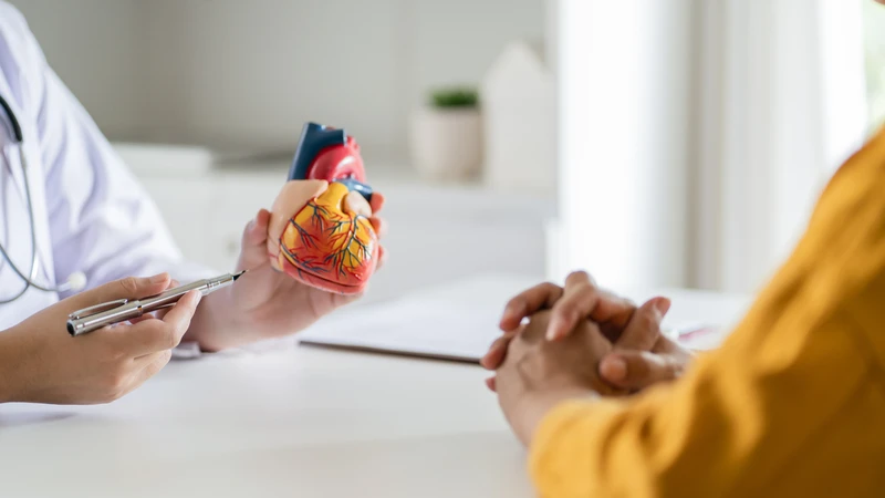 Mỡ máu cao không được kiểm soát có thể dẫn đến nhiều biến chứng tim mạch nguy hiểm