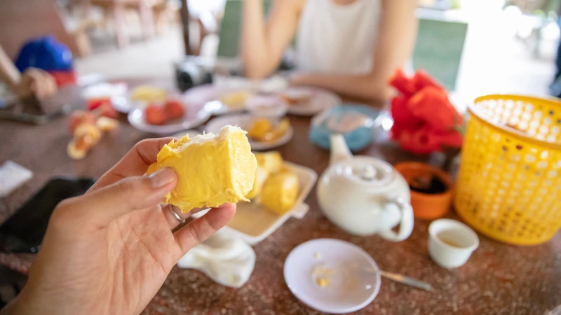 Mẹ bầu ăn sầu riêng được không? Lợi ích và nguy cơ khi ăn sầu riêng sai cách 1