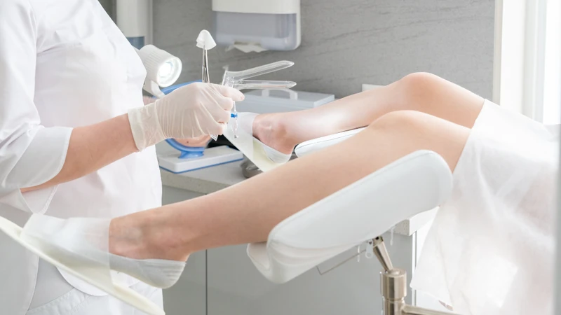 Khám phụ khoa định kỳ 3 tháng/lần để theo dõi sức khỏe sinh sản