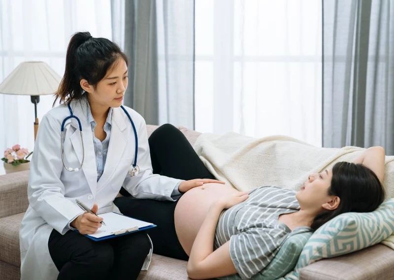 Làm gì khi có dấu hiệu sinh non? Mẹ bầu cần đi khám sản khoa ngay lập tức