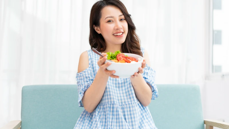 Mẹ bầu có thể giảm đau lưng trong thai kỳ bằng phương pháp đơn giản tại nhà