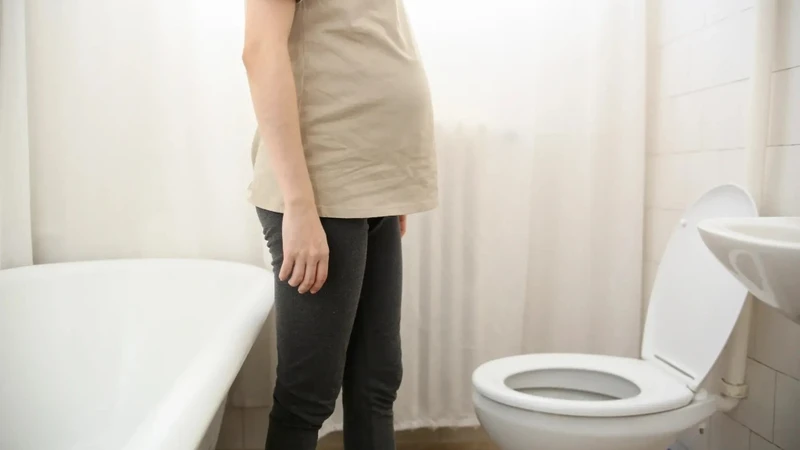 Mẹ bầu đi tiểu nhiều có ảnh hưởng đến nước ối không? 4