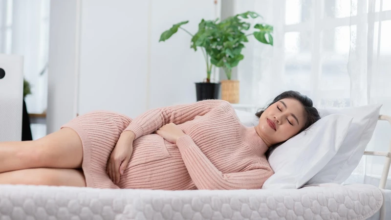 Đảm bảo phòng ngủ thoáng mát để cải thiện giấc ngủ mẹ bầu