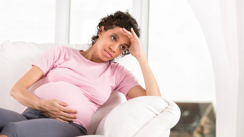 Sắt vô cơ có thể kích ứng nhẹ niêm mạc dạ dày, gây cảm giác nặng bụng, buồn nôn và dẫn đến mệt mỏi
