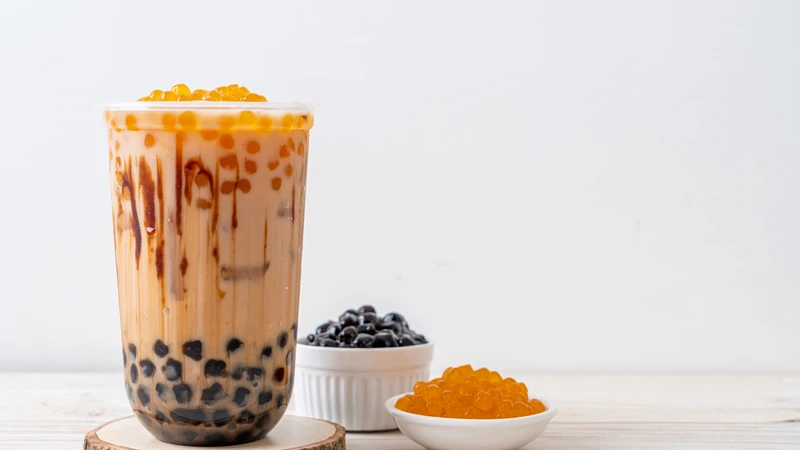 Mẹ bầu uống trà sữa được không? Tác hại của việc uống nhiều trà sữa trong thai kỳ 3