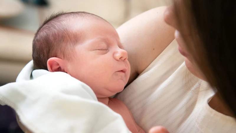 Mẹ bị đầy bụng cho con bú có sao không? 3