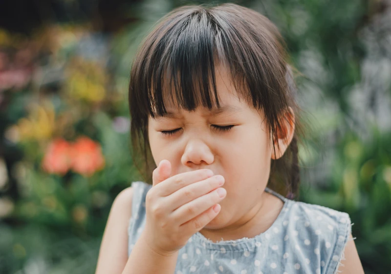 Mẹ cần làm gì khi trẻ ho nhiều về đêm nhưng không sốt? 1