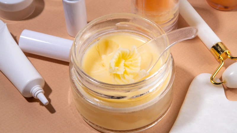 Mẹ cho con bú dùng kem dưỡng da mặt được không?3