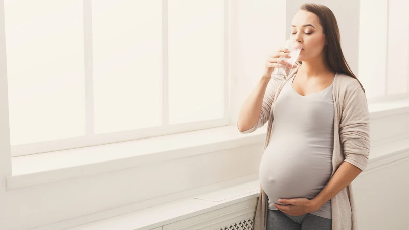Mẹ có nên uống sữa bầu trong 3 tháng đầu​? 4