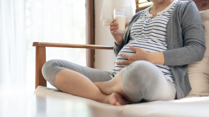 Mẹ có nên uống sữa bầu trong 3 tháng đầu​? 1