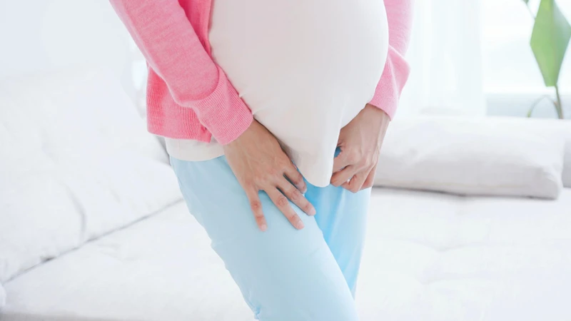 Tử cung ngả sau thường khiến mẹ bầu tiểu không kiểm soát