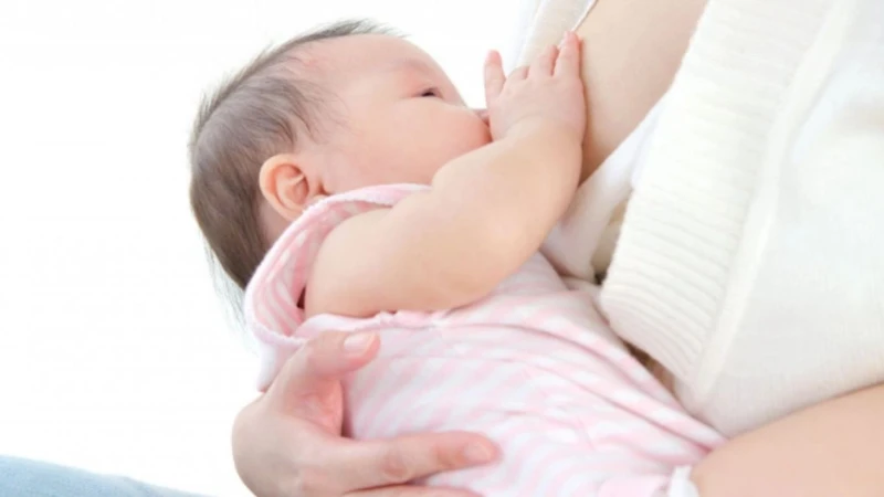 Nâng ngực có cho con bú được không? Kiến thức an toàn dành cho phụ nữ sau sinh 4