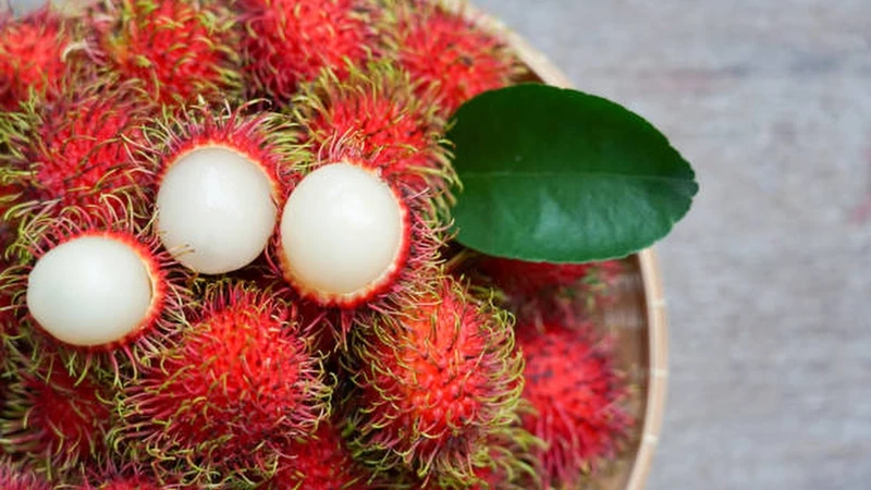 me-sau-sinh-an-chom-chom-duoc-khong-can-luu-y-gi 1.jpg