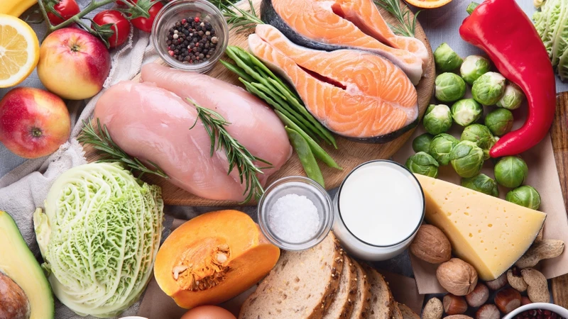 Người bị men gan cao cần bổ sung thực phẩm lành mạnh, giàu vitamin và khoáng chất
