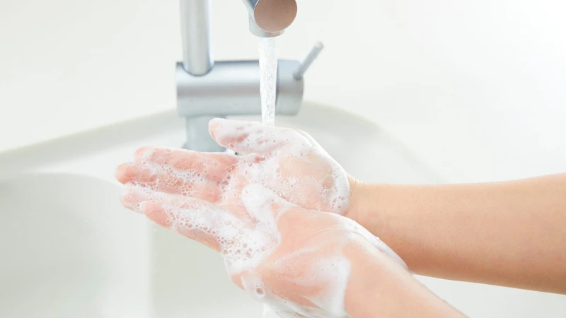 Rửa tay thường xuyên bằng xà phòng giúp phòng ngừa bệnh đau mắt đỏ