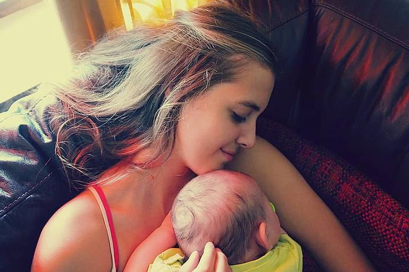 Mẹo chữa trẻ giật mình khóc đêm giúp trẻ ngủ sâu giấc 1