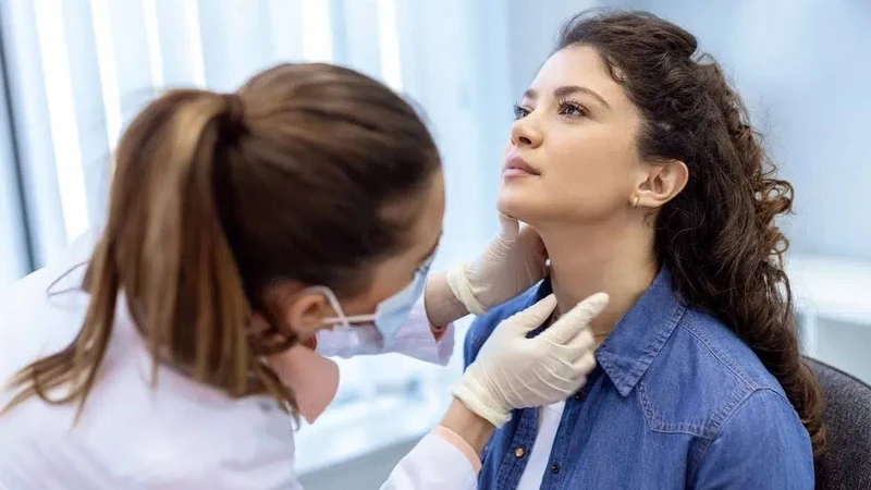 Người bệnh nên khám sức khỏe định kỳ giúp phát hiện sớm các bệnh lý tiềm ẩn