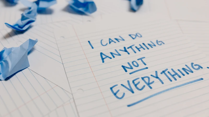 Fixed mindset là lối tư duy cho rằng tài năng và trí thông minh là sẵn có, khó thay đổi