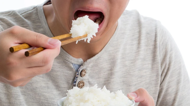 Thời điểm ăn cơm sau mổ ruột thừa tùy vào tốc độ hồi phục của cơ thể