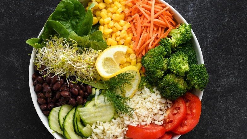 Chế độ ăn cân bằng giúp phòng ngừa thiếu vi chất gây môi nhợt
