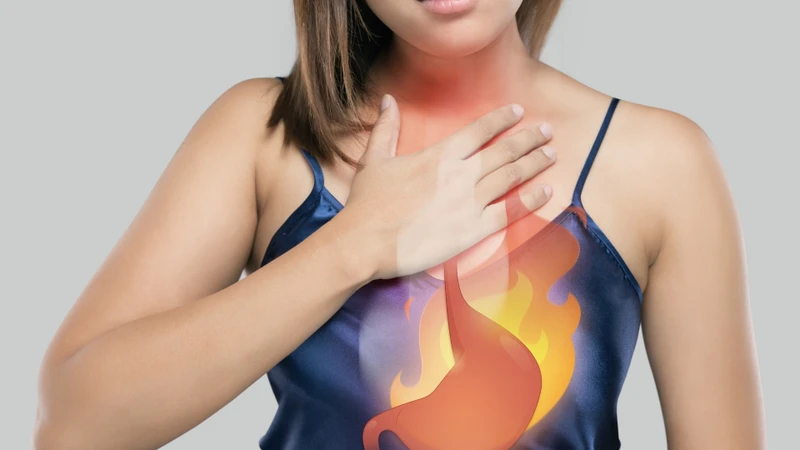 Bệnh dạ dày thường gặp có thể gây đau thượng vị, ợ nóng và đầy hơi