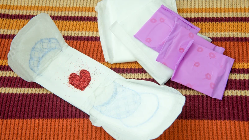 Chảy máu âm đạo là một trong những biểu hiện cần được chú ý trong những tuần đầu mang thai