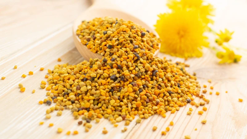 Một tác hại của phấn hoa ong đó là có thể gây dị ứng ở người nhạy cảm với phấn hoa hoặc các sản phẩm từ ong