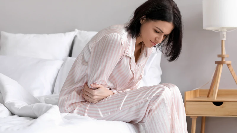 Căng thẳng kéo dài có thể làm tăng mức độ đau bụng kinh
