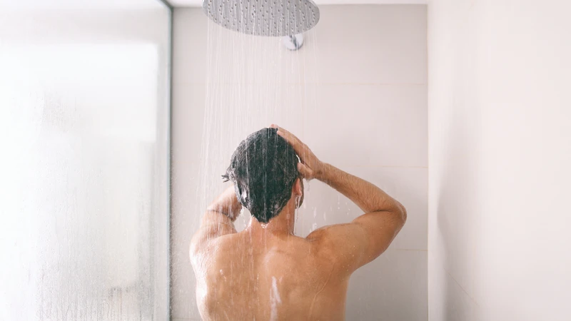 Giữ vệ sinh sạch sẽ giúp cơ thể giảm mụn nhọt