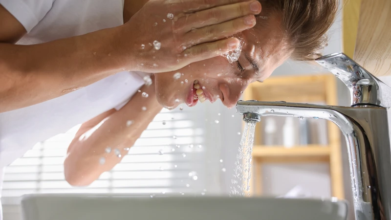Mụn sâu, đau nhiều hoặc để lại sẹo là tín hiệu cần chú ý