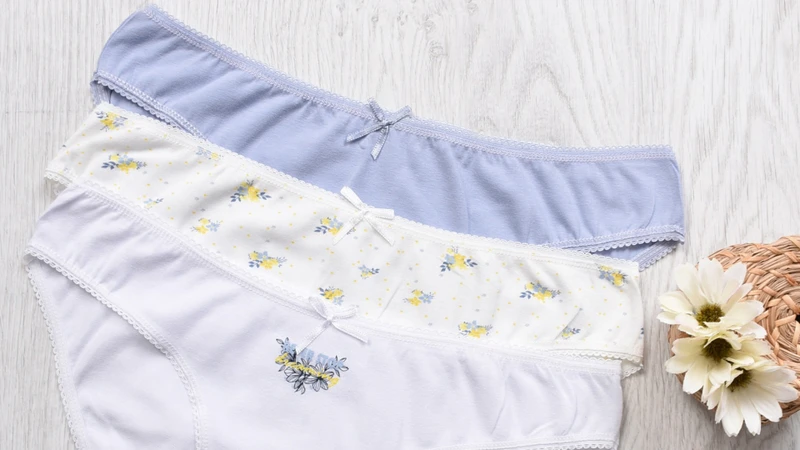 Ưu tiên quần lót có chất liệu cotton, thấm hút mồ hôi tốt và thay quần lót mỗi ngày