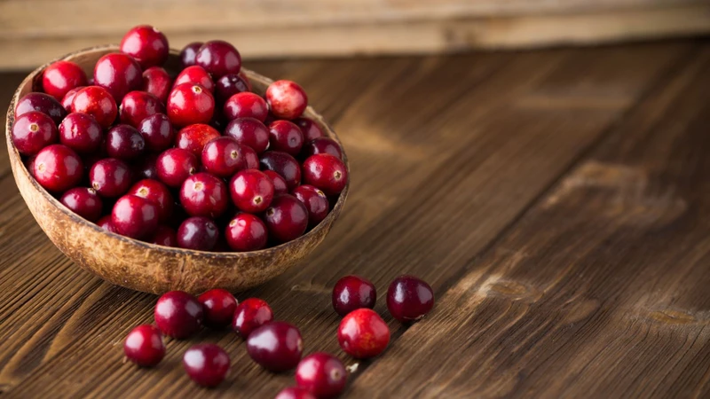 Phân biệt nam việt quất (cranberry) và việt quất (blueberry) qua màu sắc và kích thước