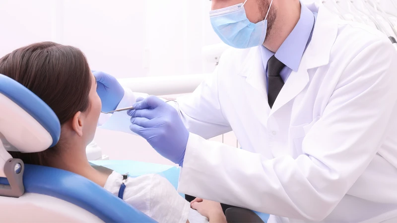 Thăm khám lâm sàng là bước đầu tiên trong chẩn đoán bệnh