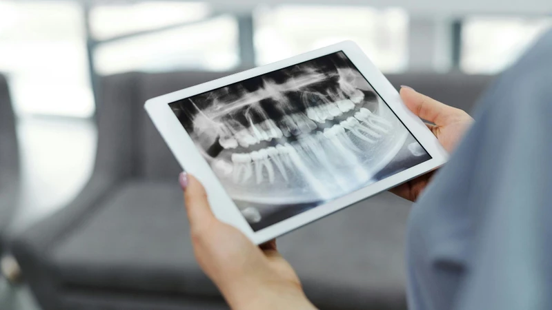 Chẩn đoán thường kết hợp thăm khám với các phương tiện chẩn đoán hình ảnh