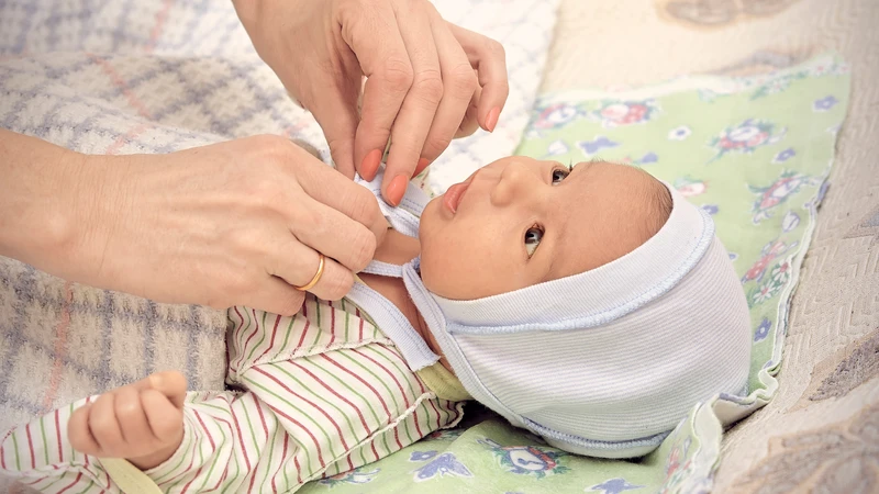 Đội mũ đúng cách giúp bé cảm thấy an toàn và được bảo vệ