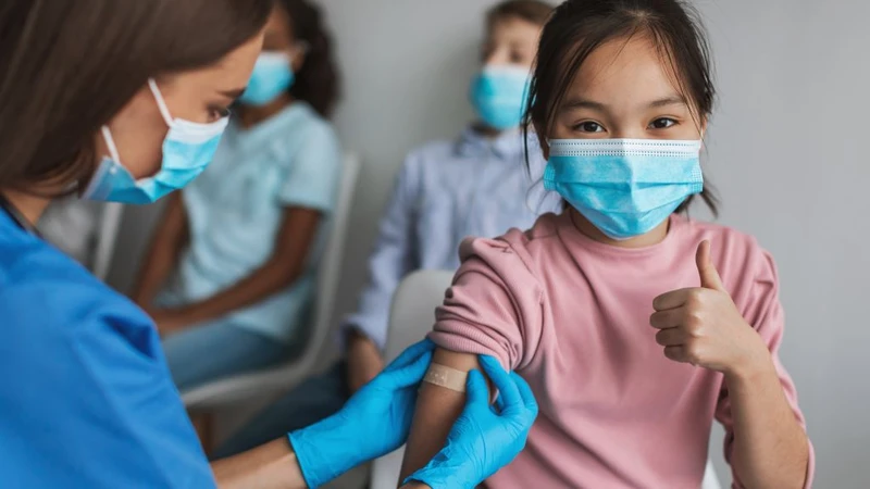 Người tiêm cần ở lại cơ sở y tế ít nhất 30 phút để được theo dõi sát sao