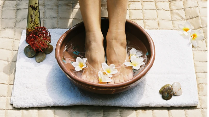 Cần thực hiện ngâm chân đúng cách để đảm bảo an toàn và hiệu quả