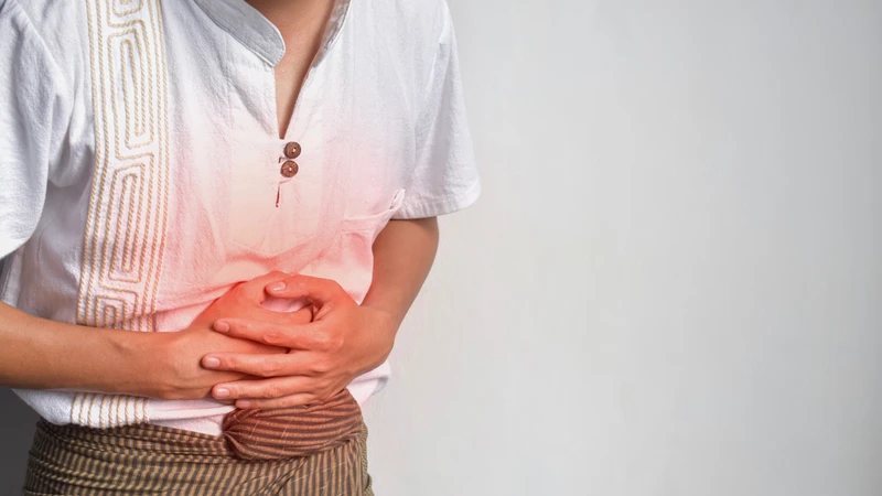 Ngộ độc thực phẩm bị tiêu chảy phải làm sao? 1