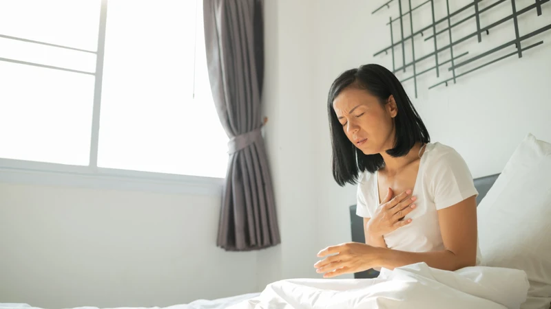 Người bệnh có thể cảm thấy nhịp tim đập không đều