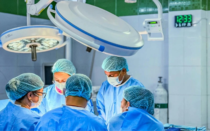 Đối với những trường hợp ngôi thai bất lợi bác sĩ có thể chỉ định sinh mổ chủ động để đảm bảo an toàn cho mẹ và bé