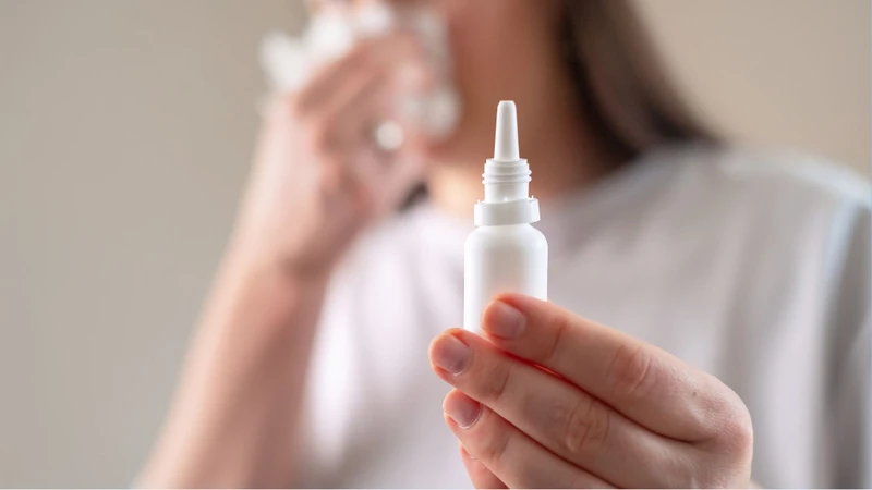 Sử dụng thuốc xịt mũi dùng sai cách có thể gây kích ứng niêm mạc