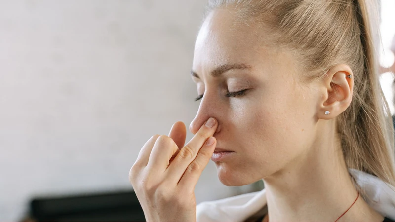 Nghẹt mũi có thể ảnh hưởng đến chức năng vòi nhĩ và gây đầy tai
