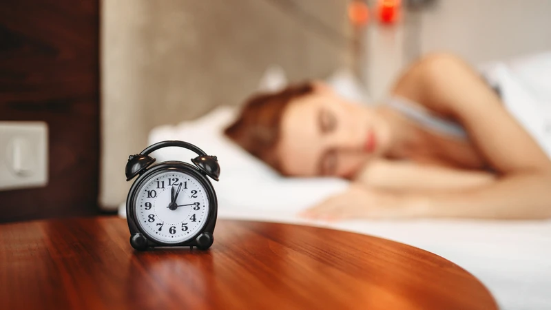 Ngủ đúng giờ và đủ giờ giúp làm chậm quá trình lão hóa